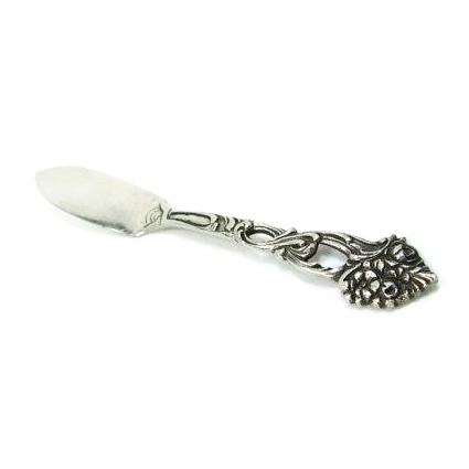 Vintage 800 Silver Fancy Butter Hors d'Oeuvres Knife – Attic and Barn  Treasures