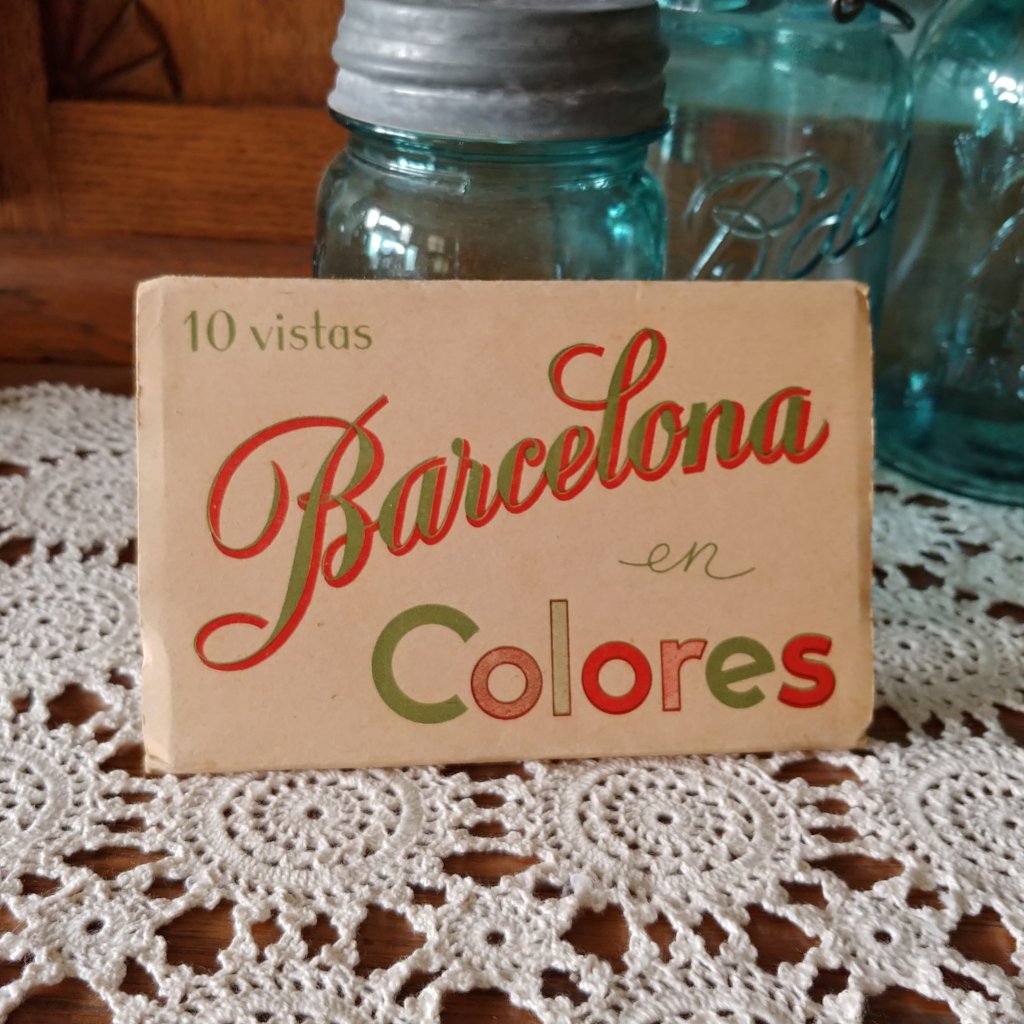 Vintage Barcelona Spain Color Postcard Souvenir Booklet - Attic and Barn Treasures